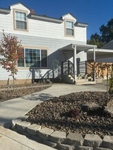 Building Photo - 910 Torbett St