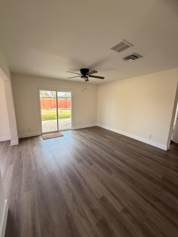 Foto del edificio - 44056 Date Ave