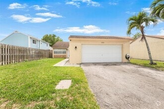 Building Photo - 1356 Pelican Ct