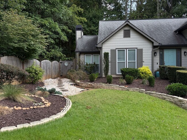 Foto del edificio - 807 Arbor Forest Pl
