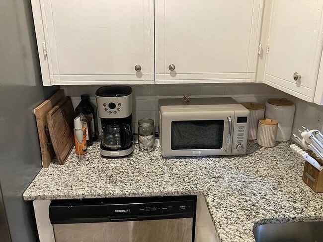 Foto del edificio - 211 Davidson Dr