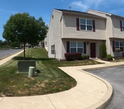 Building Photo - 2101 Quail Hollow Dr