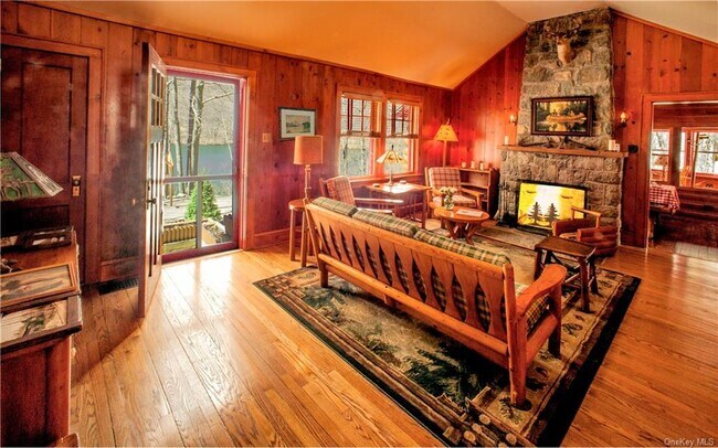 Foto del edificio - 77 Lake Dr