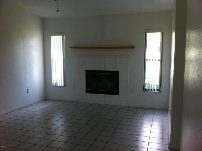 Building Photo - 111 Lura Ln