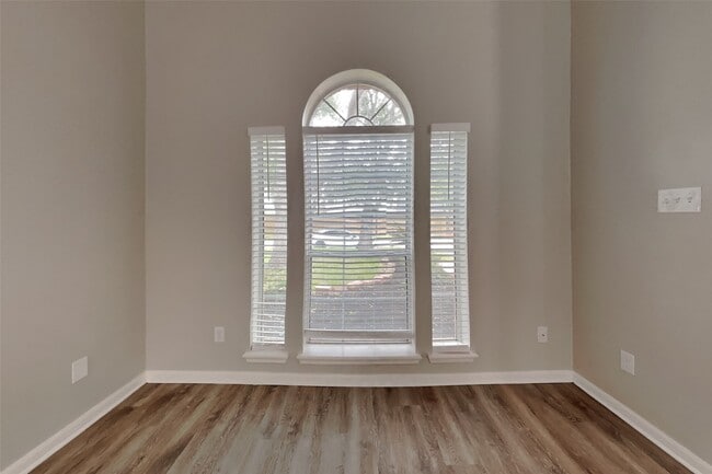 Building Photo - 12827 Deer Cove Ln