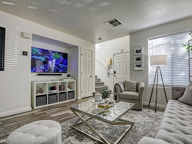 Building Photo - 6080 St Petersburg Dr