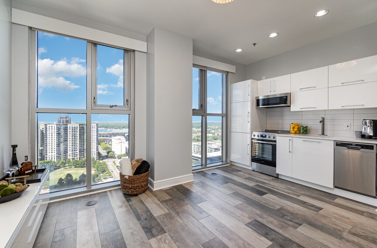Foto principal - 333 W Trade St