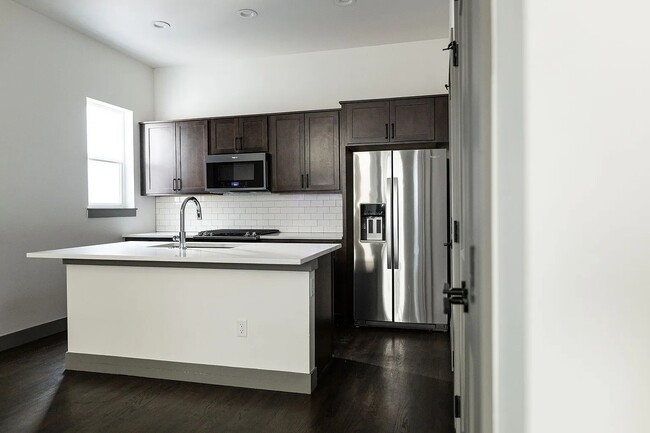 Building Photo - 3505 S Marion St