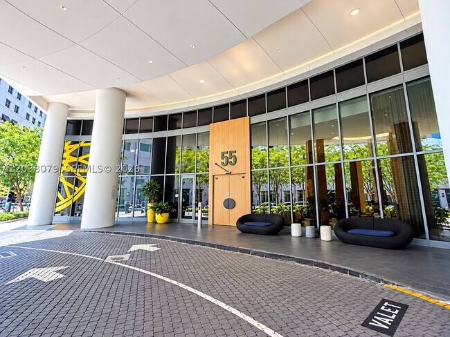 Foto del edificio - 55 SW 9th St