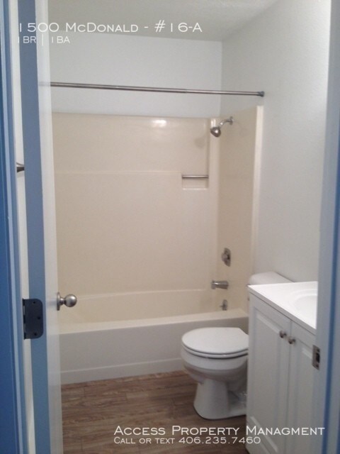 Foto del edificio - 1500 McDonald Ave