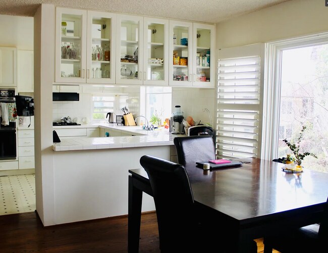 Kitchen - 1701 Selby Ave