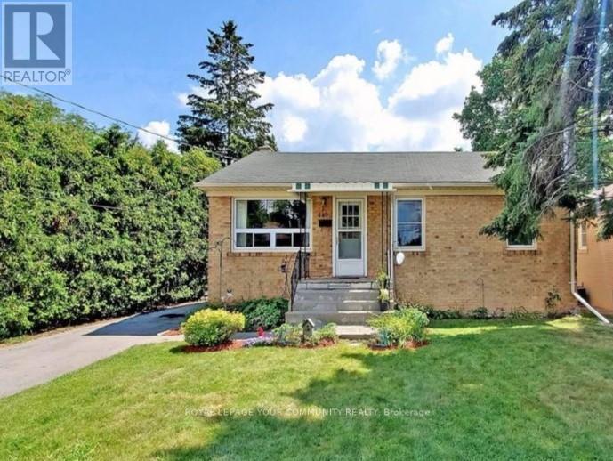 Primary Photo - 440 Paliser Crescent N