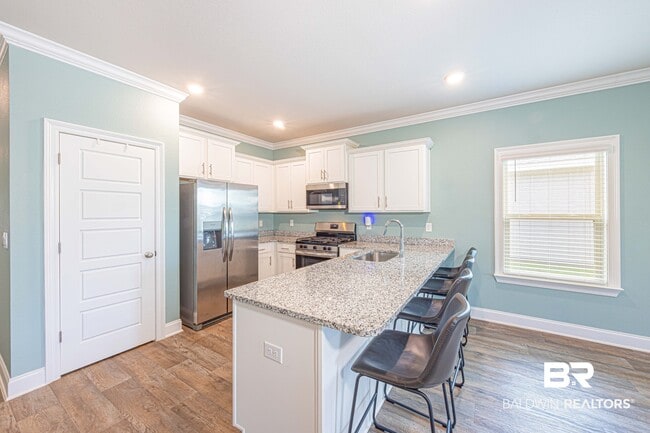Building Photo - 32667 Revere Dr