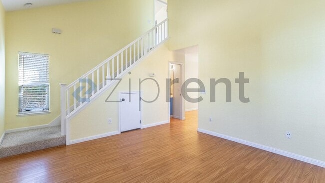 Building Photo - Unit