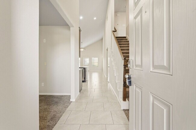 Building Photo - 2202 Tannin Trce