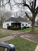 Building Photo - 307 S Willow St