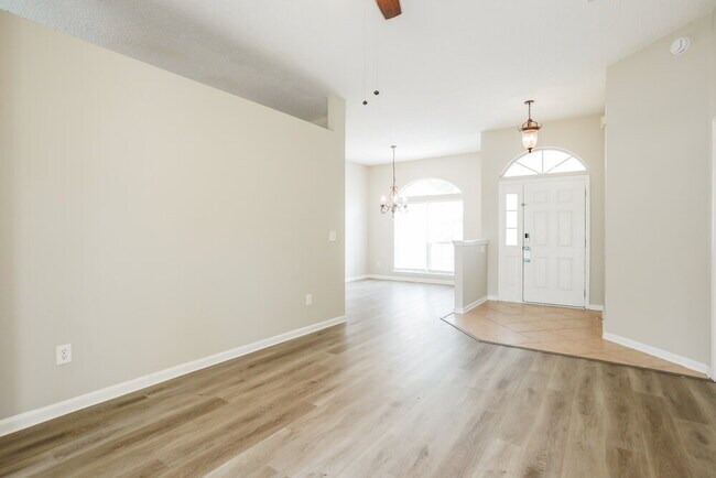 Foto del edificio - 14060 Red Rock Lake Dr