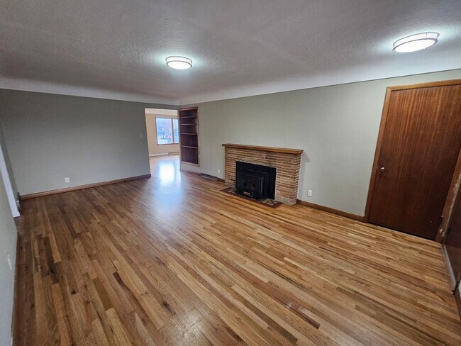 Foto del edificio - Four Bedroom House Across from Rose Park