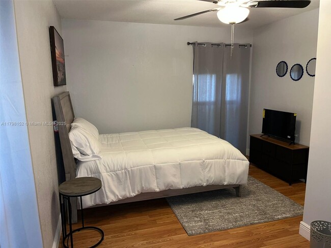 Foto del edificio - 6605 NW 80th Ct