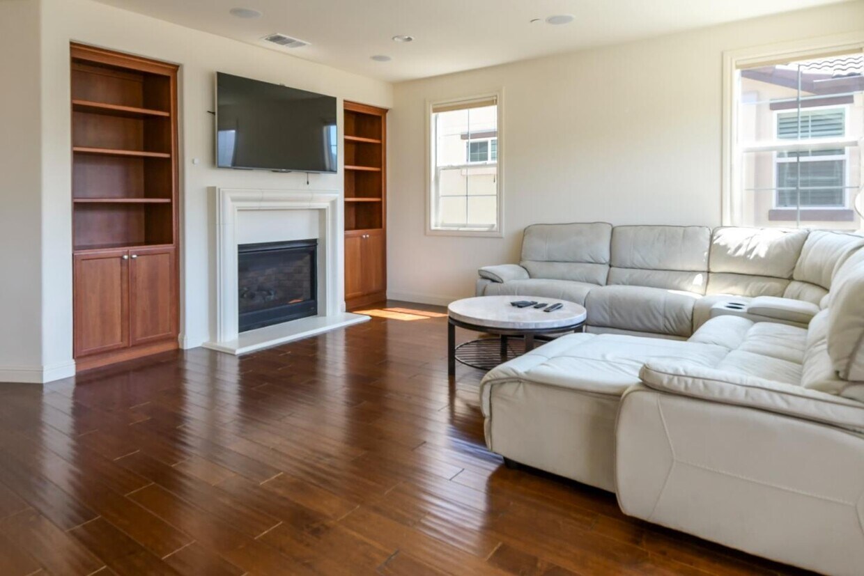 Primary Photo - 149 Elderberry Ln