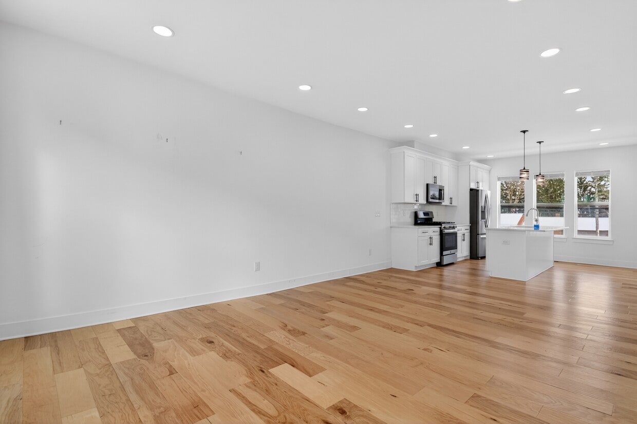 Building Photo - 2925 Square Lake Ct