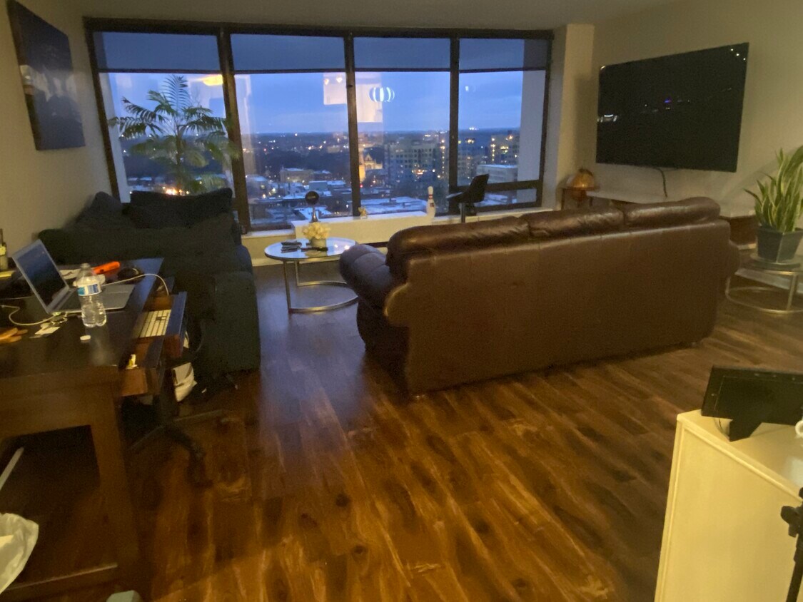 Foto principal - 5445 N Sheridan Rd