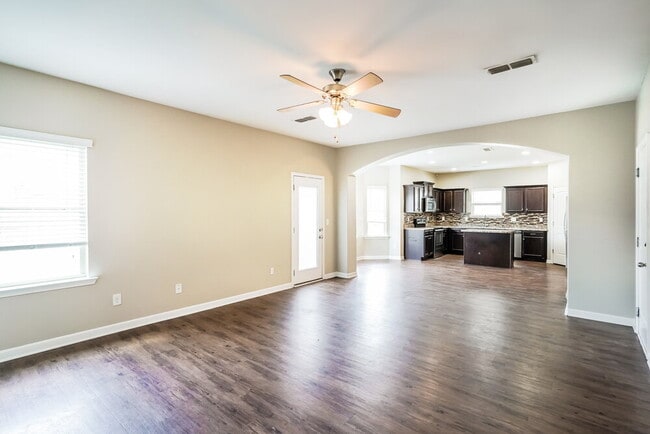 Building Photo - 8005 Lakota Ct