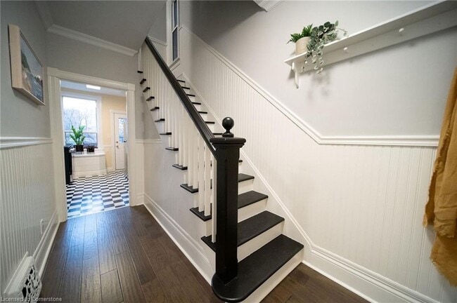 Building Photo - 398 MacNab St N