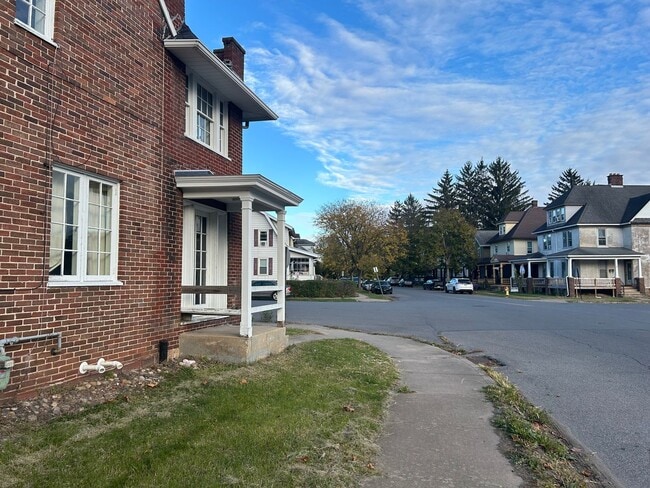 Foto del edificio - 643 Wildwood Blvd