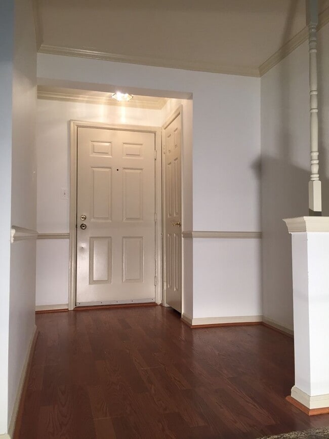 Building Photo - 10714 Kings Riding Way