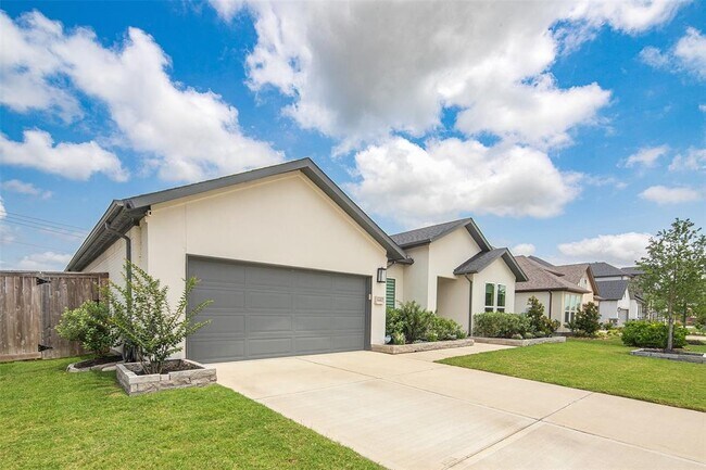 Foto del edificio - 1682 Sherwood Glen Dr