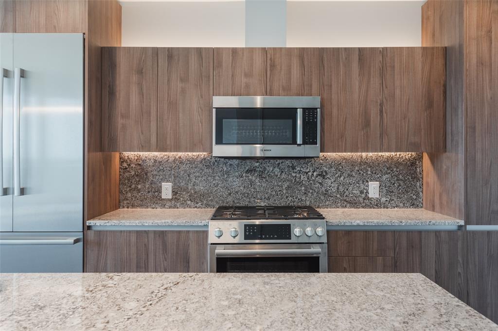 Foto principal - 8207 Southwestern Blvd