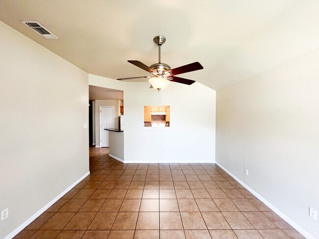 Building Photo - 1111 Nicholas Cir