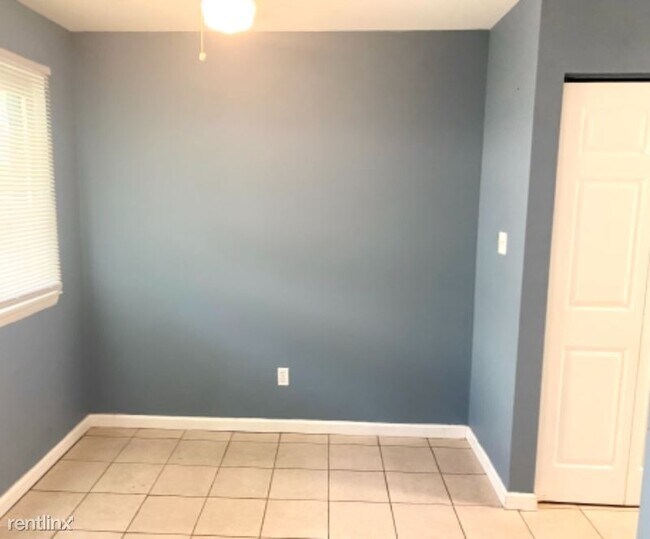 Building Photo - 2 br, 1 bath Condo - 1705 Fountain Rock Way