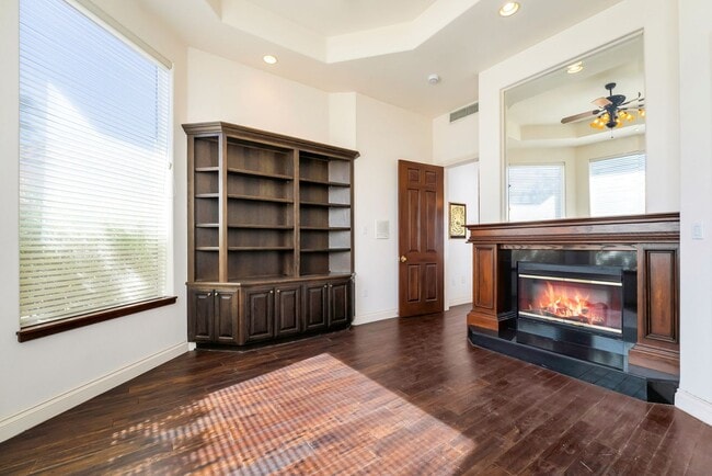 Building Photo - Luxury Lake Las Vegas Estate in Guard-Gated SouthShore Community!