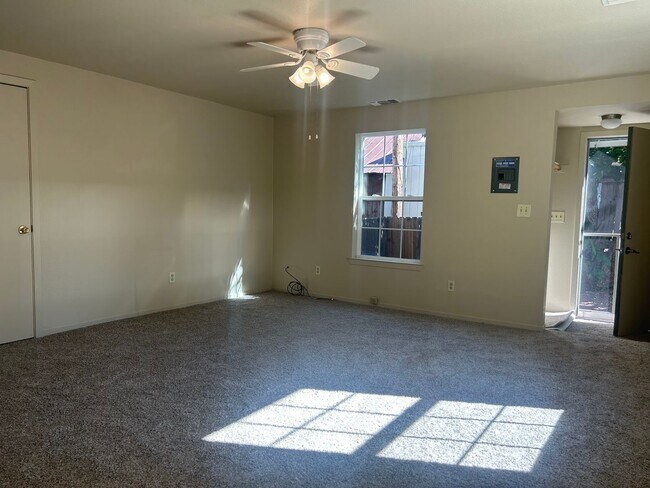 Foto del edificio - Camino 2/2 cottage $1625
