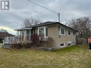 Building Photo - 2 Kootenay Crescent