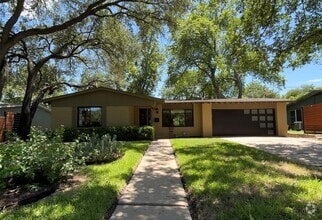 Building Photo - 1415 Hillcrest Dr