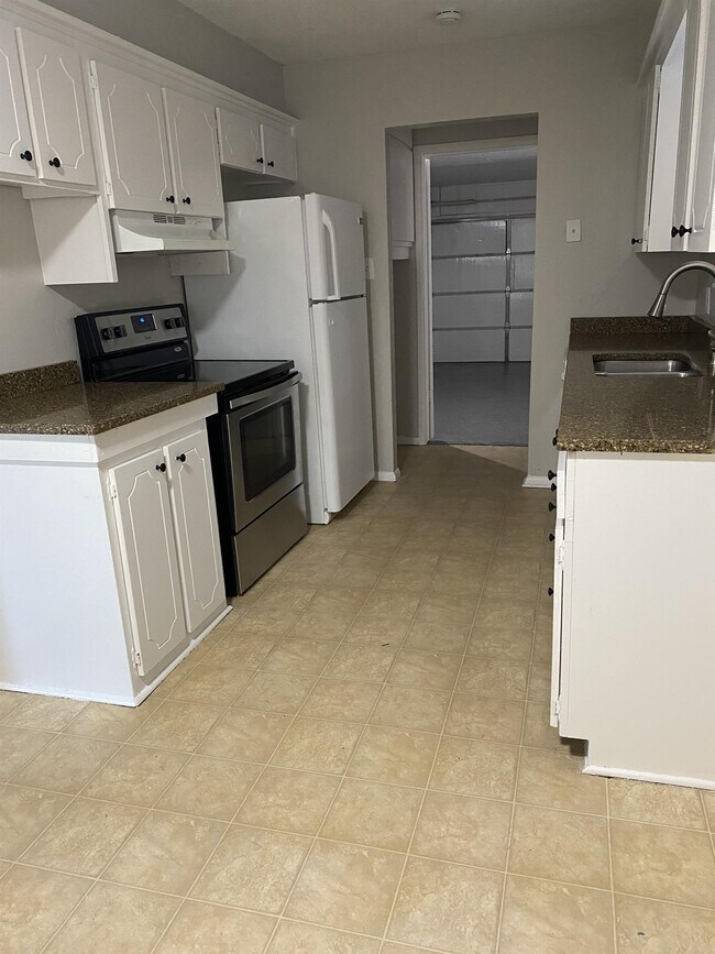 Building Photo - 5713 Briarwood Dr NW