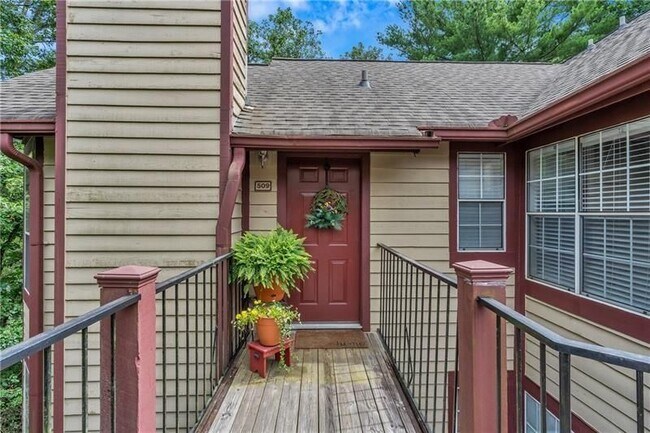 Foto del edificio - 509 Cypress Pointe St