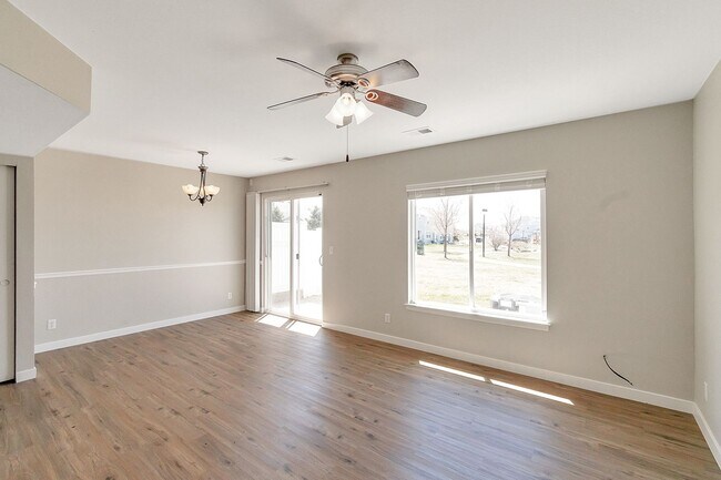 Photo - Charming 3 Bedroom 3 Bath Townhouse in Green Valley Ranch!