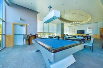 Building Photo - 322 Karen Ave