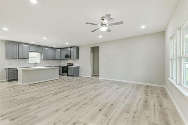 Foto del edificio - 122 County Rd 3704