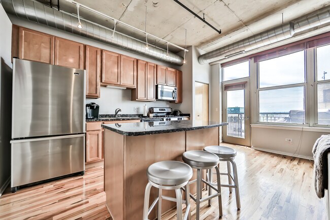 Building Photo - 6 S Laflin St