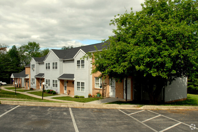 Building Photo - Country Side Estates