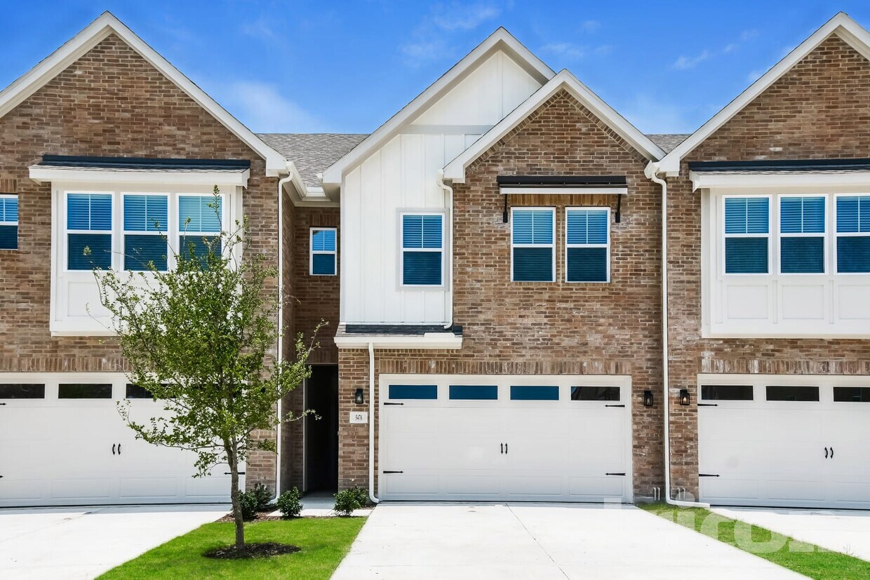 Foto principal - 5476 Sandstone Dr