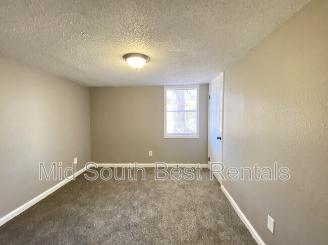 Foto del edificio - 1212 W 25th St