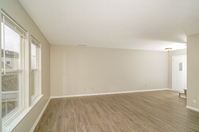 Building Photo - 31 Snowflake Cir