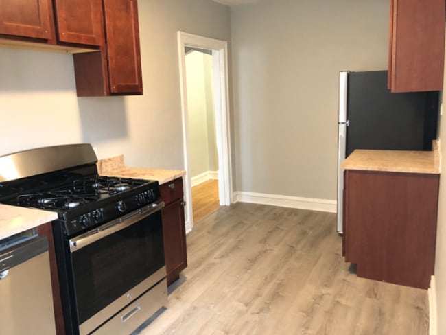 Photo - 2909 W 56th St Apartment