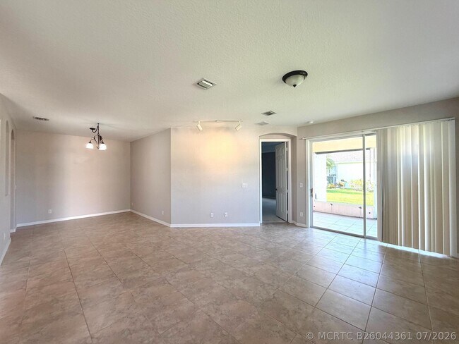Foto del edificio - 434 North Tangerine Square SW